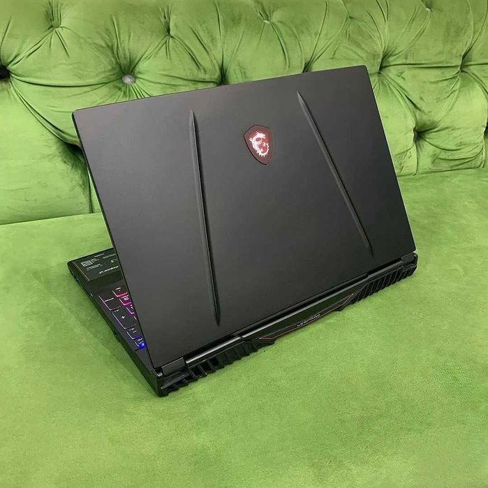 Геймерский ноутбук / 8Гиговая видеокарта RTX / Киберпанк, Сталкер 2