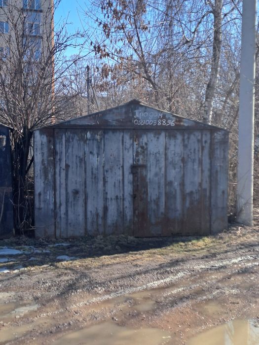 Гараж металевий  біля Конкорда
