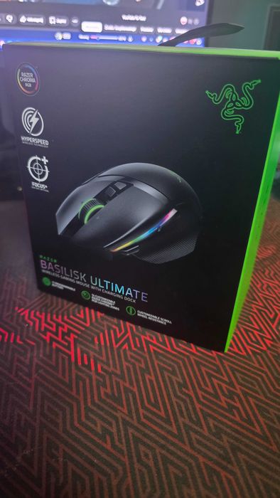 Razer Basilisk Ultimate + stacja ładowania + naklejki + slidery