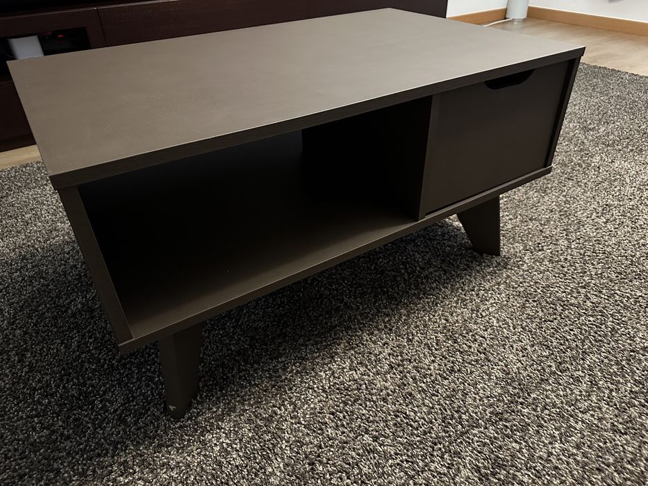 Mesa de apoio castanha