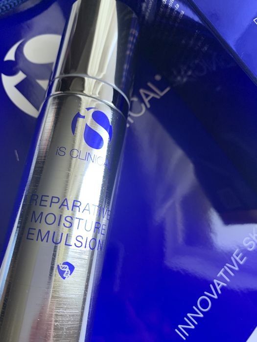 Зволожувальна емульсія iS Clinical Reparative Moisture Emulsion