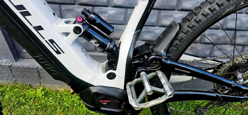 Rower Elektryczny Bulls evo  Am5 rama L 48cm koła 29 fox bateria 1000wh