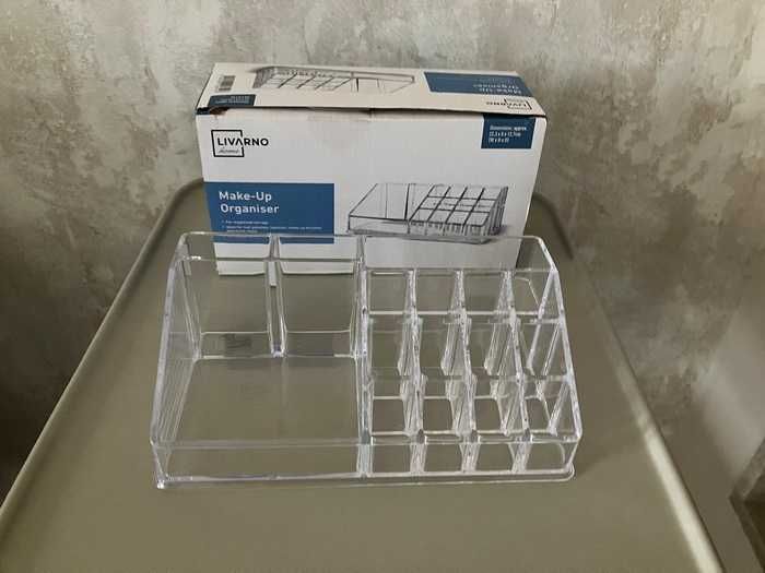 Pojemnik / organizer Livarno z 16-stoma przegródkami