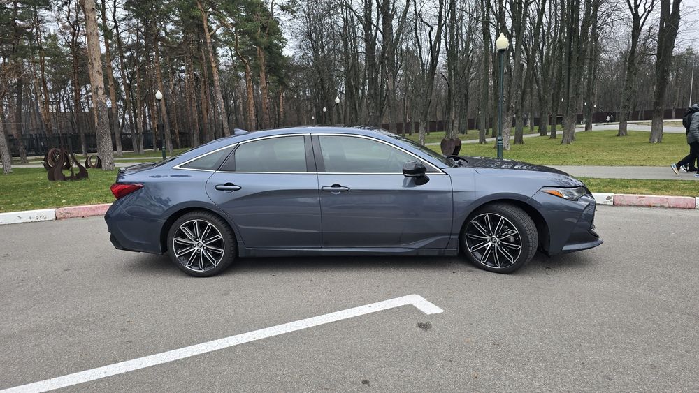 Toyota Avalon 2019