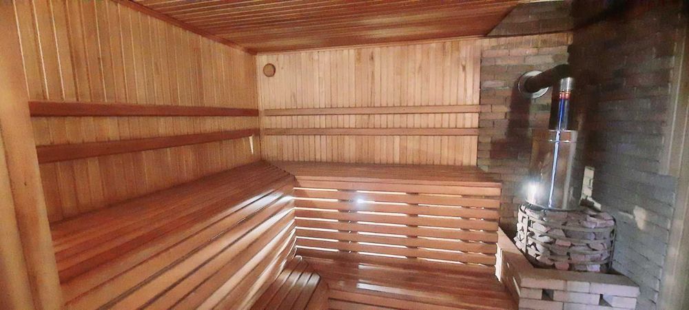 Продаж 2 поверхового Будинку. Власниця.