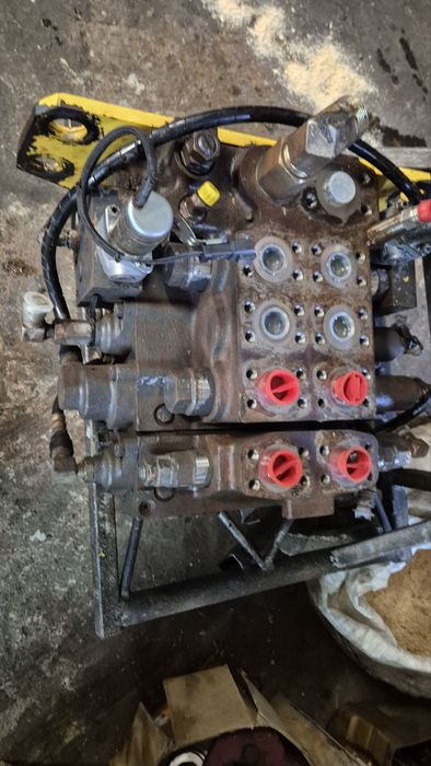 гідророзподільник розподільник гідравліка ремонт