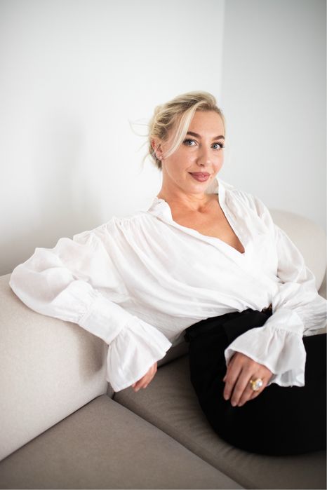 Блуза з рукавами кльош