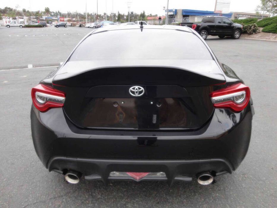 Toyota GR86      2018