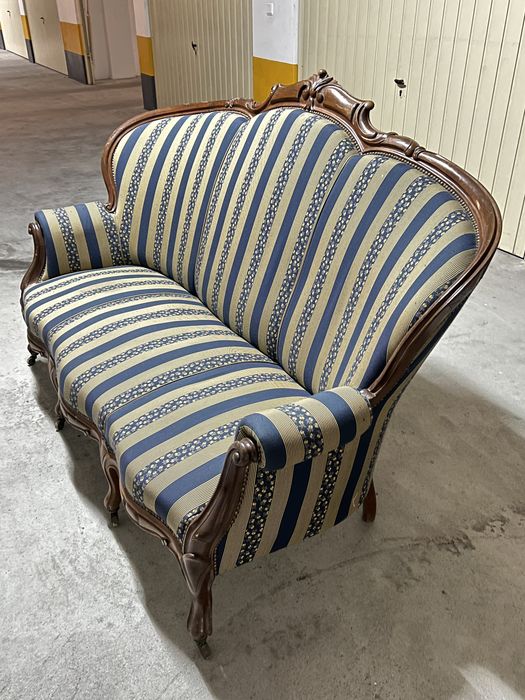 Sofá antigo forrado