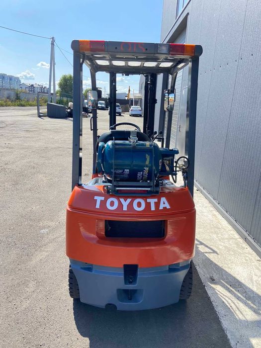 Навантажувач вилковий TOYOTA 42-7FGF15, підйом-4.3м, газовий погрузчик