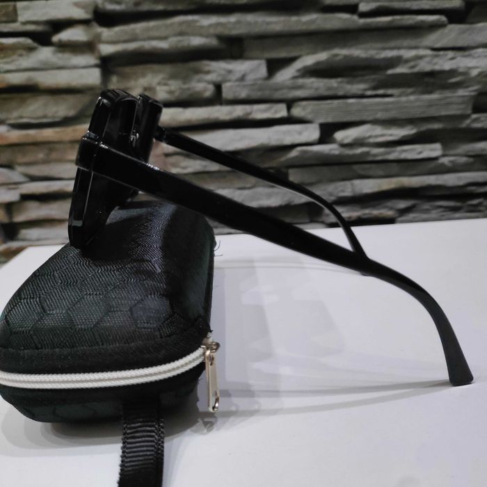 Nowe okulary z etui przeciwsłoneczne