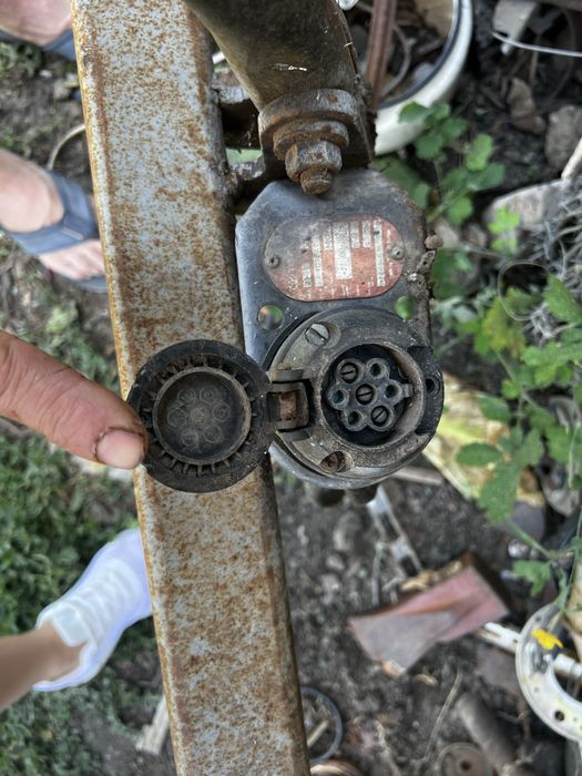 Фаркоп Toyota Avenis Verso