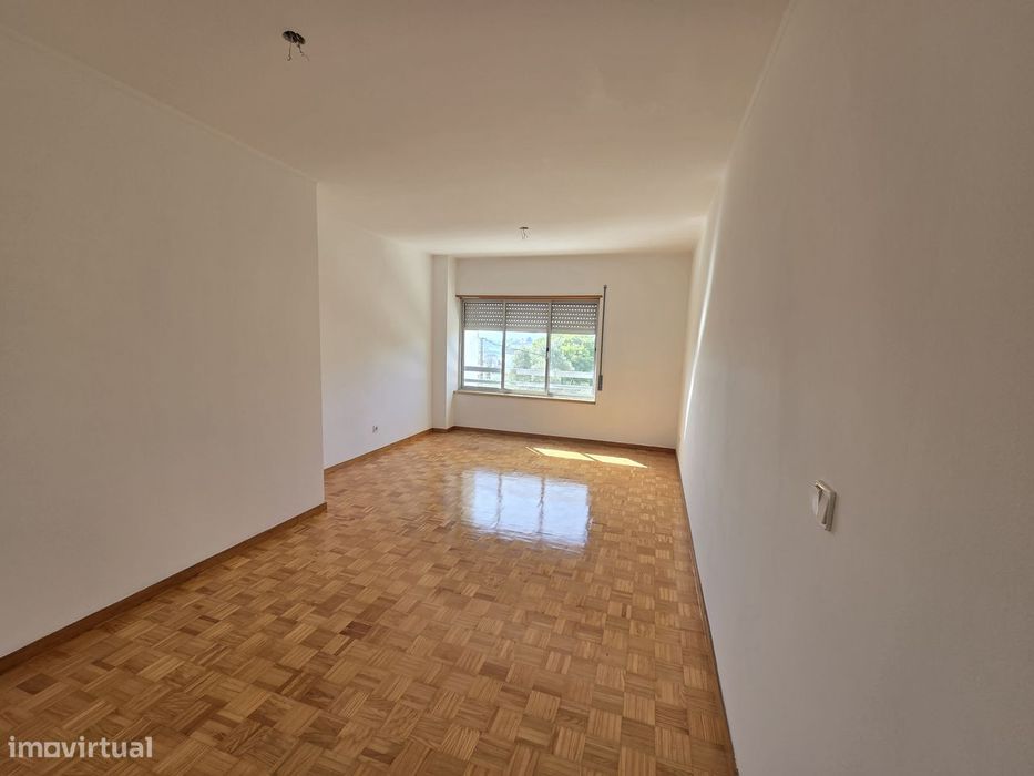 MONTE DA CAPARICA - T3 com Parqueamento