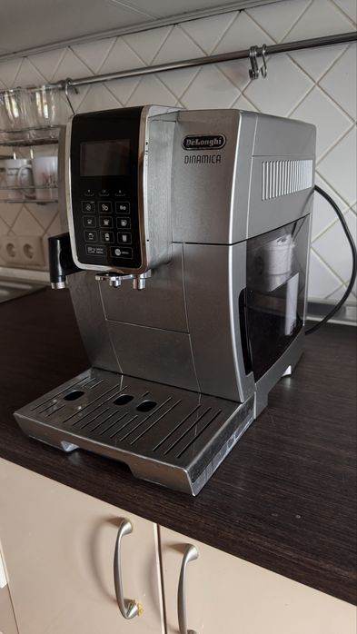 Кавомашина DeLonghi  Dinamica