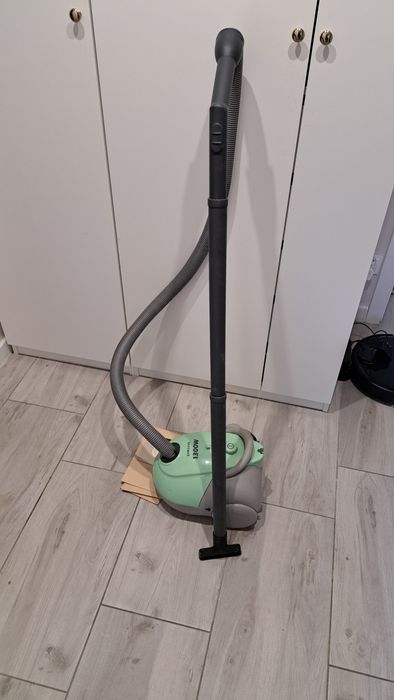 Odkurzacz Samsung VC-5813 1300w z rurą i workami.