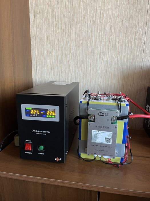 Комплект ДБЖ LPY-B-PSW-800VA+ (560Вт) та LiFePo4 100Ah