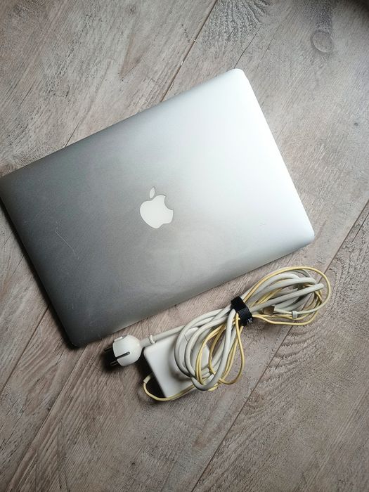 MacBook Air 13" 2017 | i5, 8GB RAM | Nowa bateria | Oryginalna ładowarka