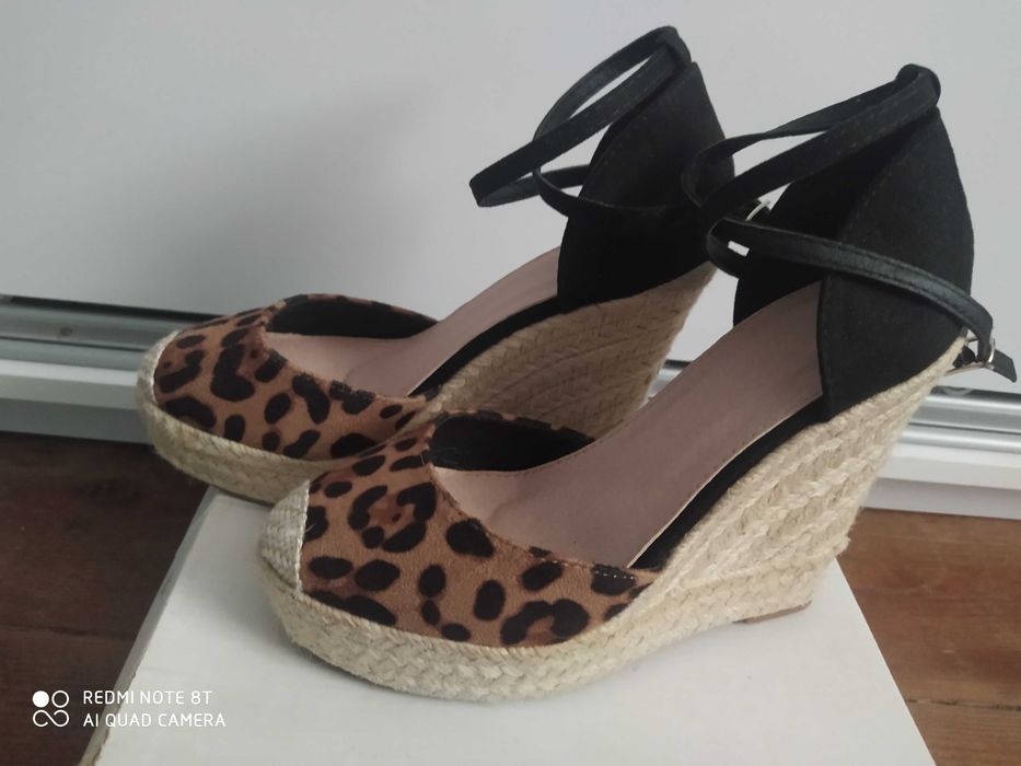 Sprzedam buty na koturnie