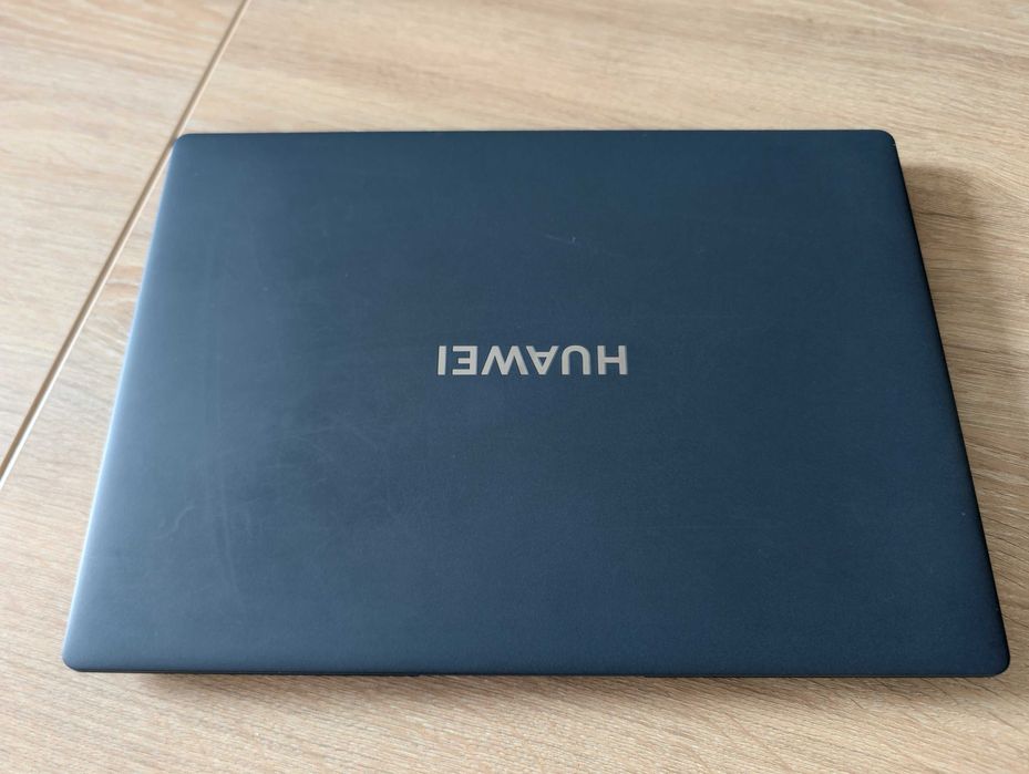 Laptop Huawei Mate Pro X 2023 - stan bardzo dobry