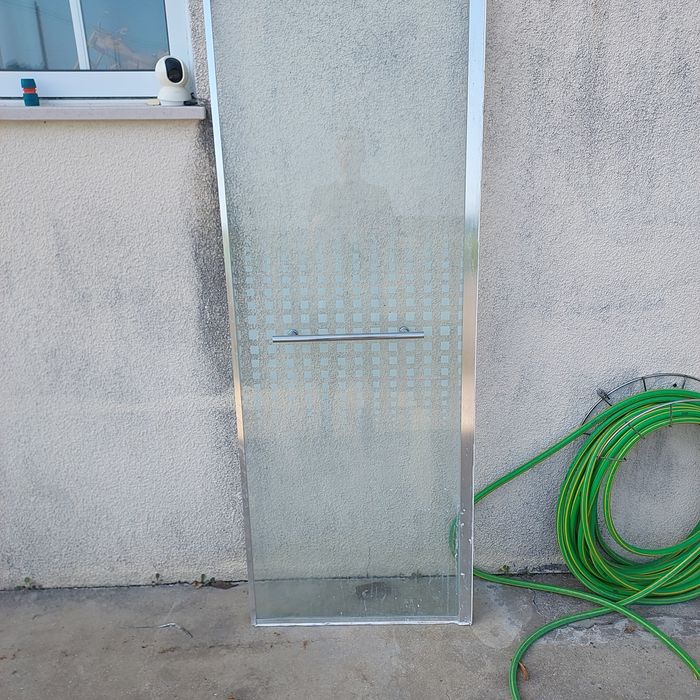 Polivan com porta deslizante