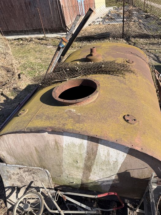 Цистерна / бочка / ємність металева