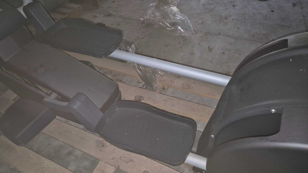 Elíptica Technogym Synchro Forma – NOVA (Nunca Usada)