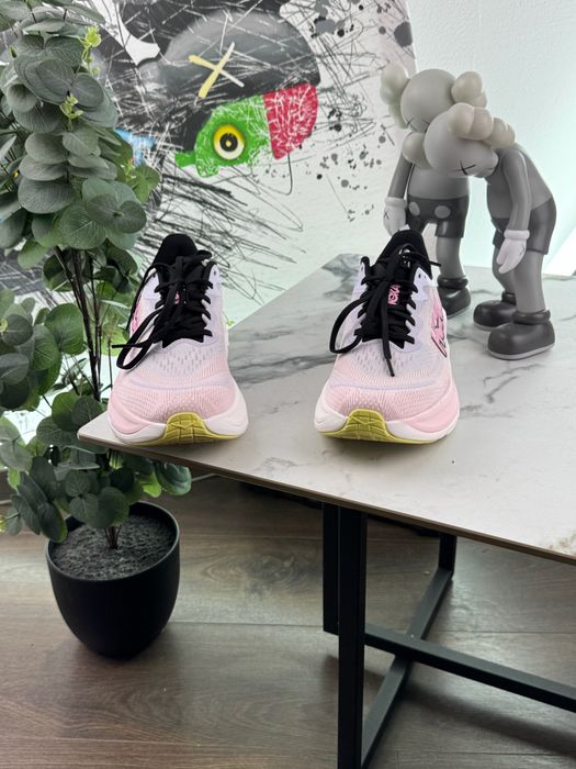 Кросівки Hoka Skyflow 40.5 розмір Е14361