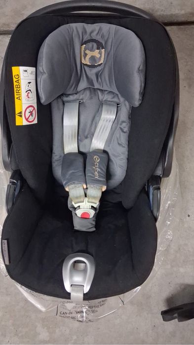 Carrinho de bebé e ovo Cybex
