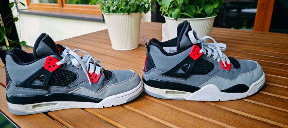 Buty 37,5 Air Jordan 4 Retro „Infrared”