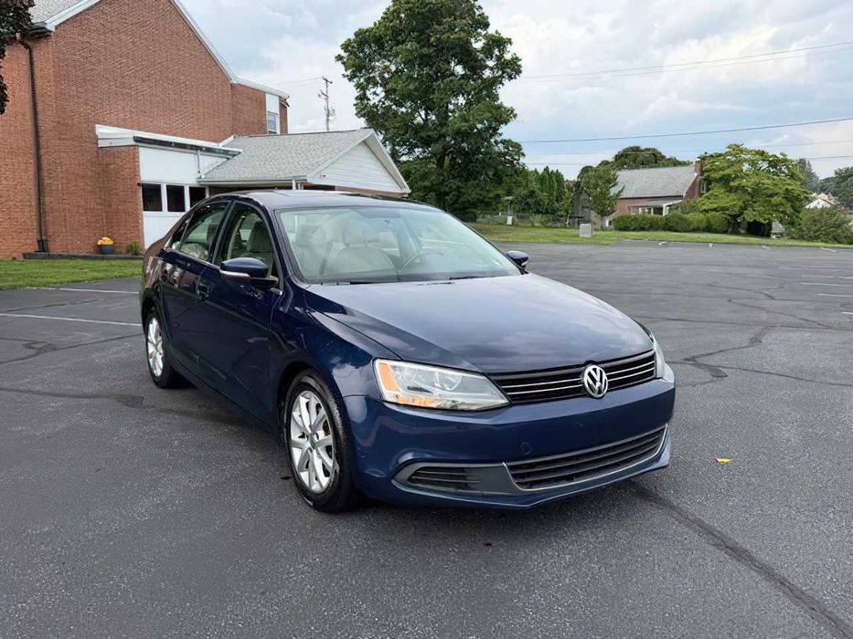Volkswagen Jetta      2013