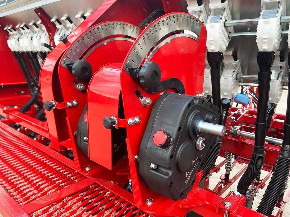 Сеялка. варіаторна сівалка СЗ 3,6 Деметра. Бак з нержавіючої сталі