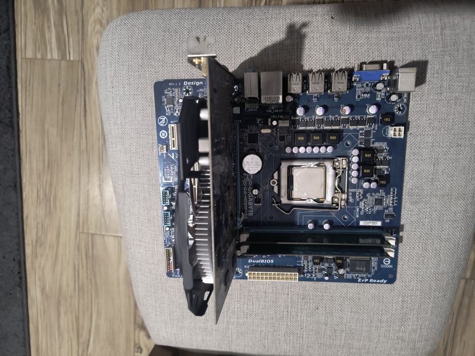 Zestaw Gigabyte H55 | i3-540 | 4GB RAM | Radeon R7 240 2GB