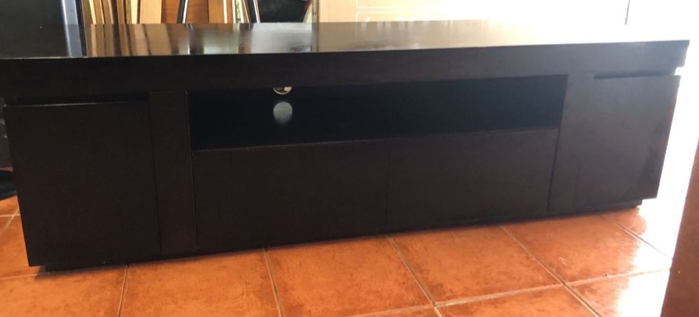 Móvel de TV com arrumação