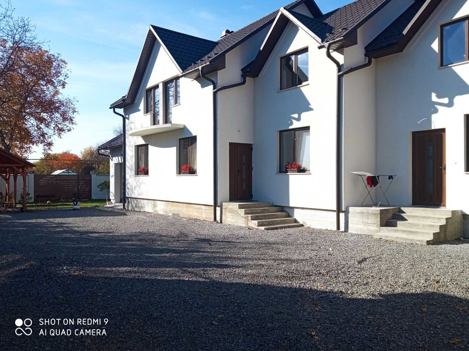 Продам будинок - апартаменти Берегово