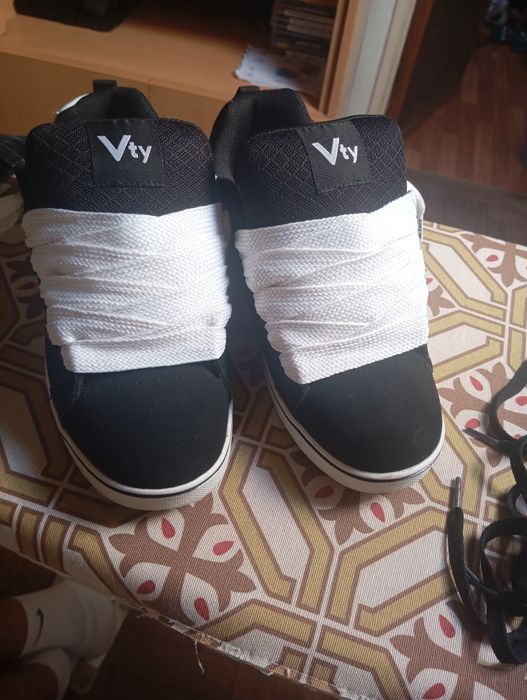 2 Tênis em perfeita condição