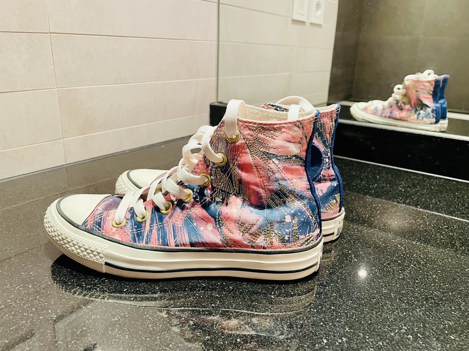Różowo niebiesko złote trampki Converse za kostkę