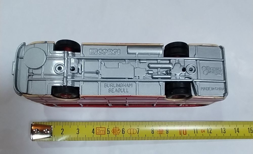 Miniatura de autocarro da Corgi