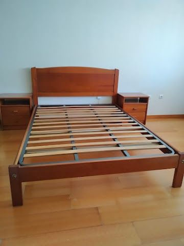Quarto em madeira maciça