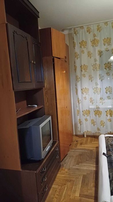 здам 1 кімнату в 3х кімнатній квартирі троещина
