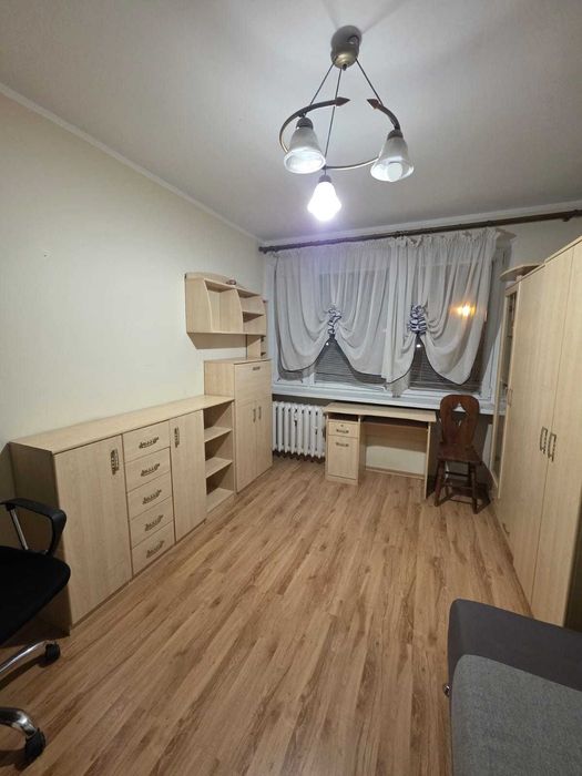 Wynajmę pokój w 4- pokojowym mieszkaniu