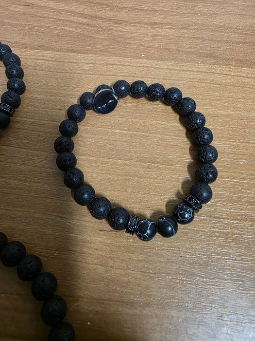Bransoletka z lawy wulkanicznej