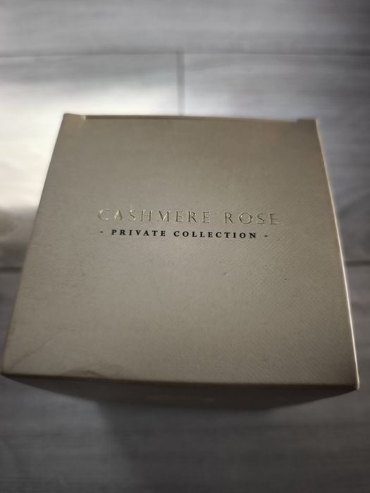 Rituals świeczka CASHMERE ROSE
