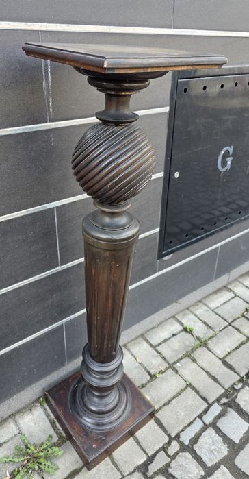 Duży, przedwojenny słupek, gerydon