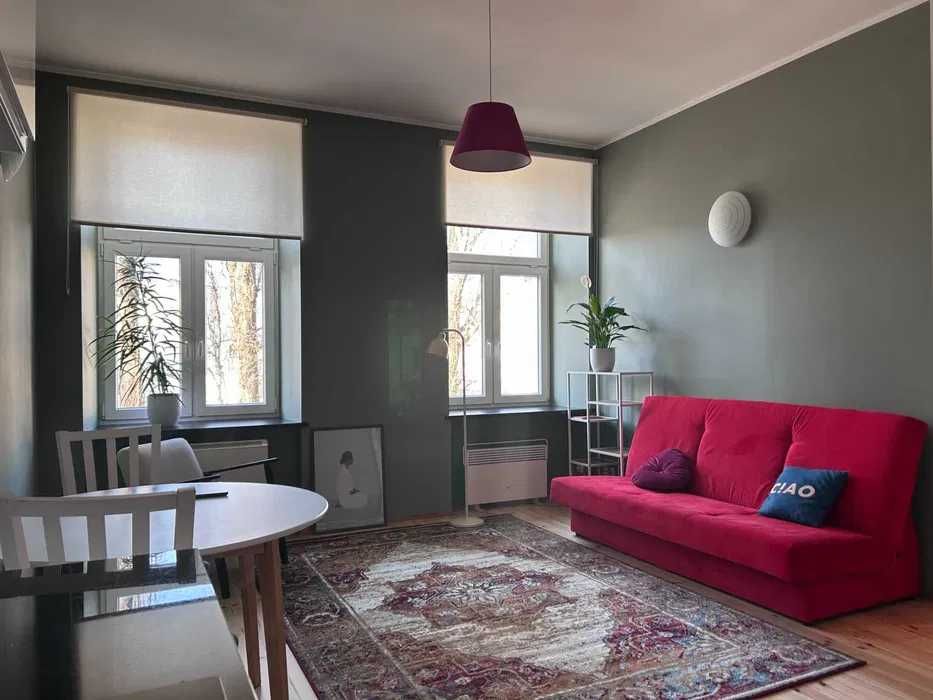 Mieszkanie 37m2, śródmieście, 2 pokoje + miejsce parkingowe i patio.