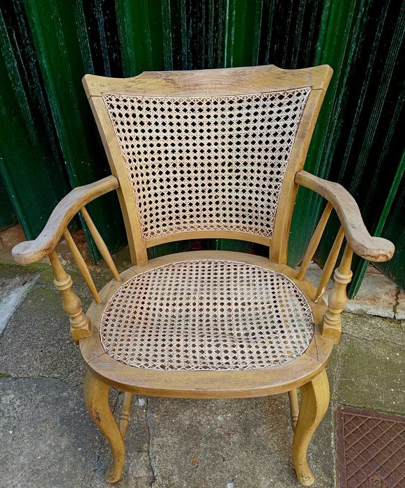 Cadeira "Senhorinha" antiga em madeira maciça com Palhinha natural - Ideal para Restauro/ Vintage.