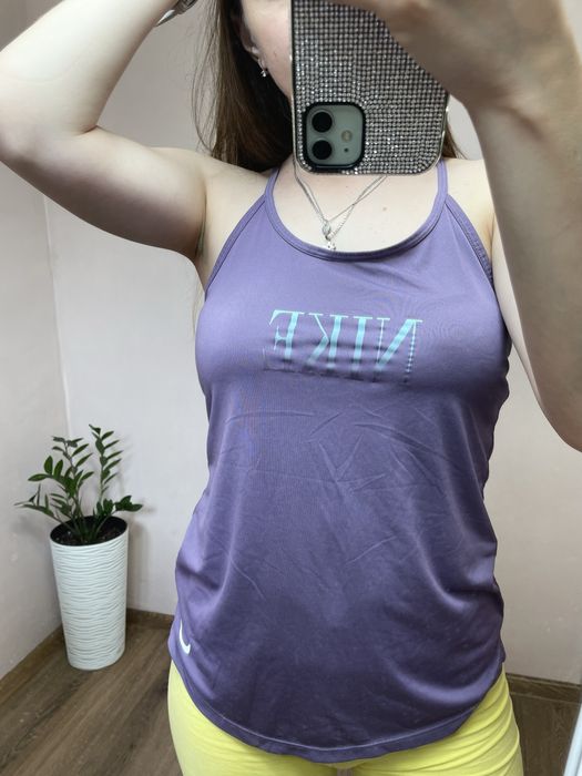 Спортивна майка з відритою спинкою