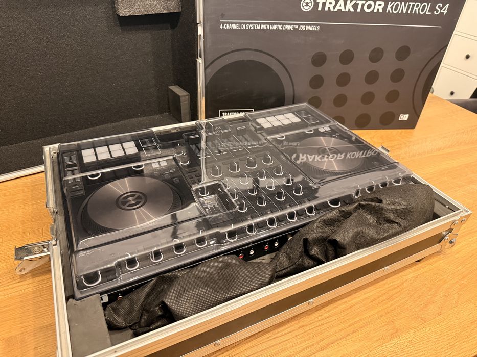 Native Instruments Kontroler Traktor S4 Mk3