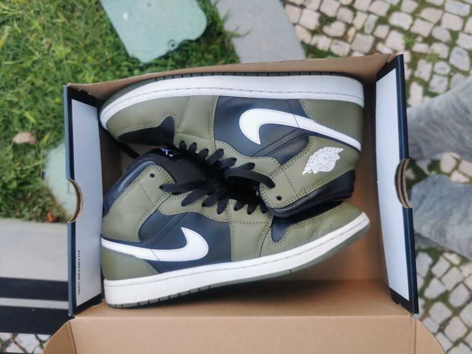 Air Jordan 1 Mid Originais em verde tropa e preto. Tamanho 42