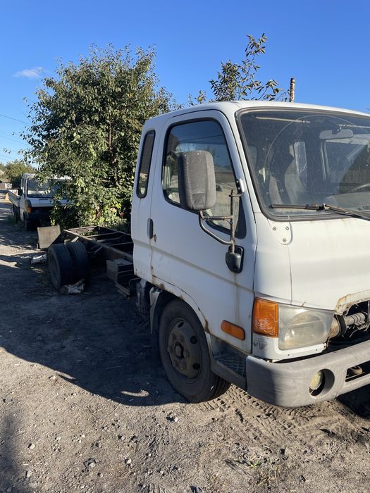 Продам двигатель коробку  хундай НD 72 3.3