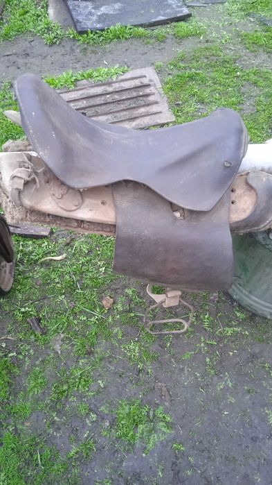 Кінне сідло кавалерійське